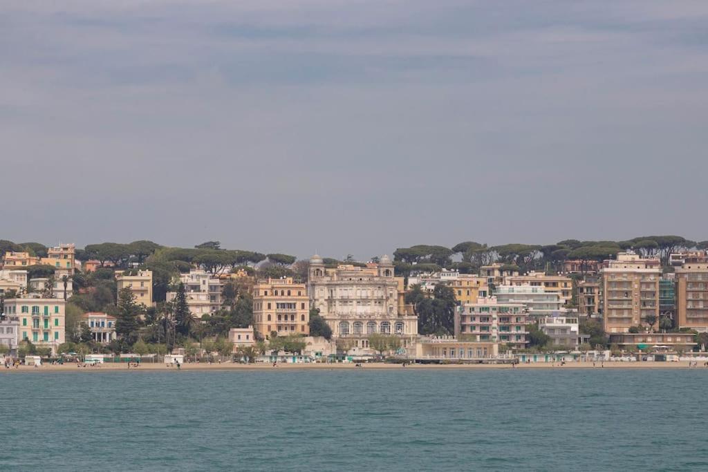 Alloggio Turistico Flavia Anzio Esterno foto