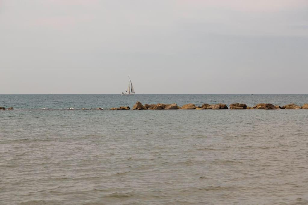 Alloggio Turistico Flavia Anzio Esterno foto